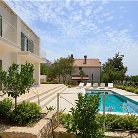 4 Bedroom villa with pool in Mlini, Sleeps 8